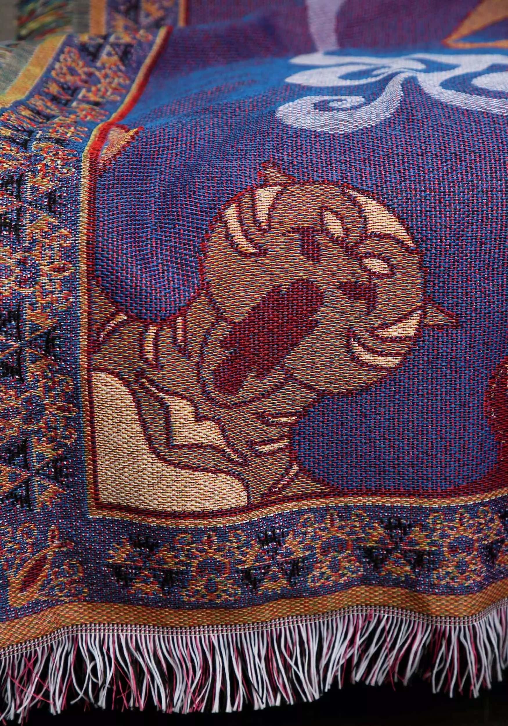 Northwest Company Aladdin Magic Carpet Tapestry Throw - Image 4
